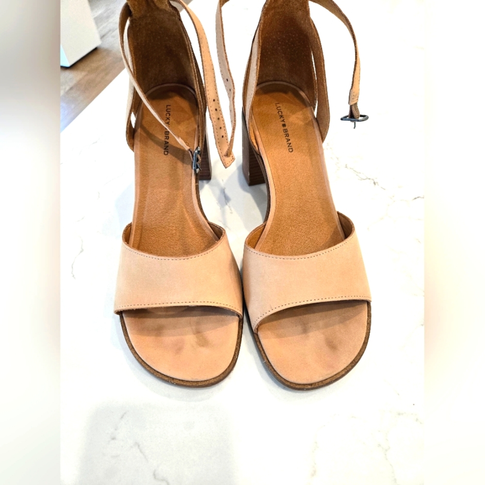 Lucky Brand Sandals